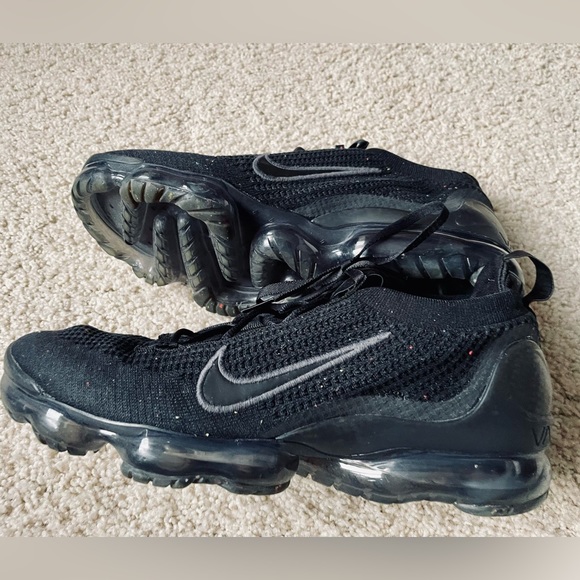 BLACK NIKE AIR VAPOR MAX 2021 FLYKNIT RUNNING TRAINING SHOES DH4084-001 - Picture 2 of 7